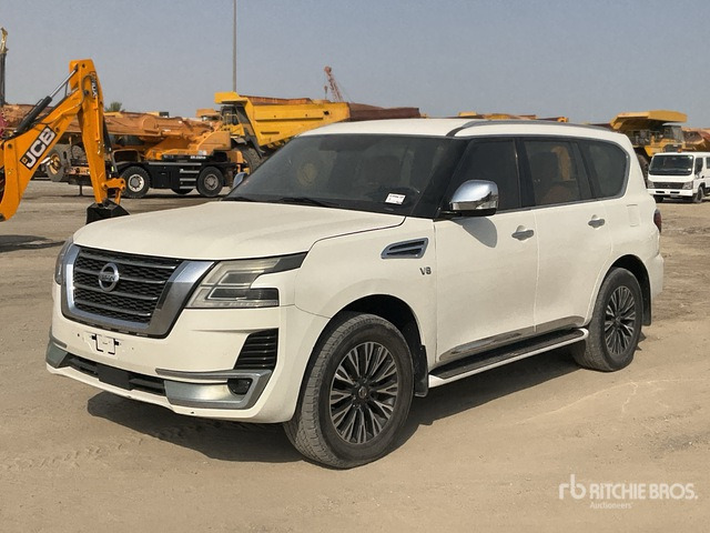 2015 Nissan Patrol Platinum 4x4 SUV - SUV: afbeelding 1 2015 Nissan Patrol Platinum 4x4 SUV - SUV: afbeelding 1