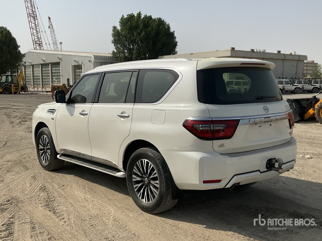 2015 Nissan Patrol Platinum 4x4 SUV - SUV: afbeelding 4 2015 Nissan Patrol Platinum 4x4 SUV - SUV: afbeelding 4