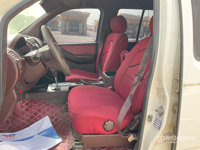 2016 Nissan 4x2 Crew Cab Pickup - Pick-up: afbeelding 5 2016 Nissan 4x2 Crew Cab Pickup - Pick-up: afbeelding 5