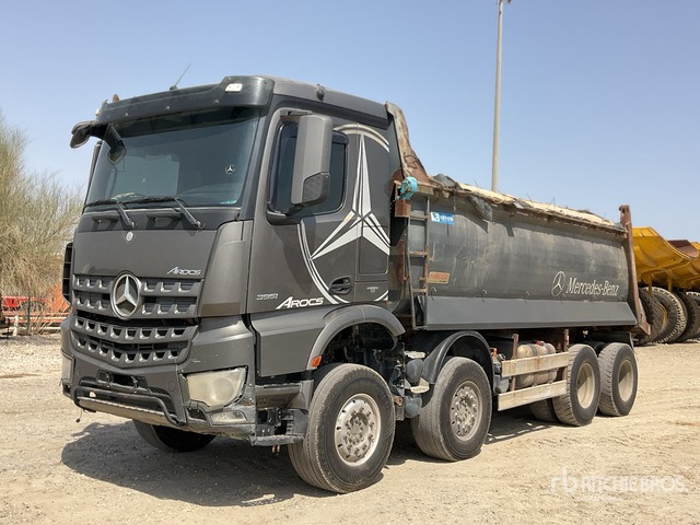 2017 Mercedes Benz AROCS 3951 8x4 Twin-Steer Tri/A Dump Truck - Kipper vrachtwagen: afbeelding 2 2017 Mercedes Benz AROCS 3951 8x4 Twin-Steer Tri/A Dump Truck - Kipper vrachtwagen: afbeelding 2