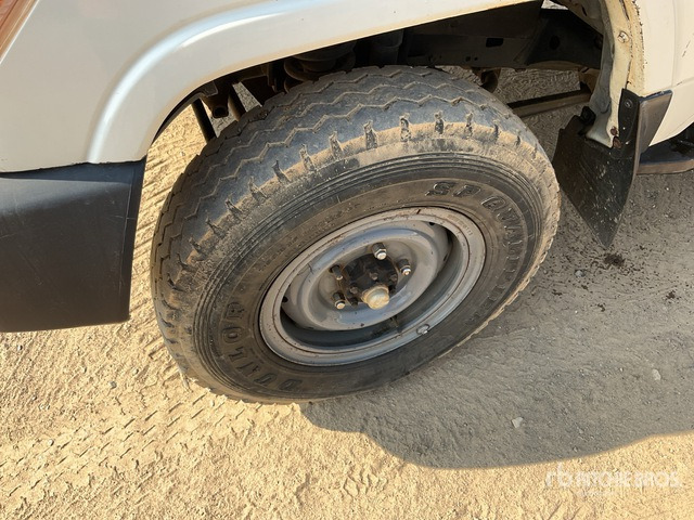 2018 Toyota Land Cruiser 78R 4x4 SUV - SUV: afbeelding 4 2018 Toyota Land Cruiser 78R 4x4 SUV - SUV: afbeelding 4