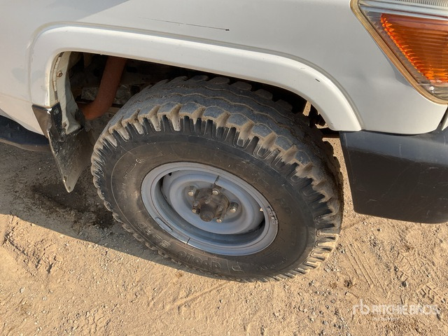 2018 Toyota Land Cruiser 78R 4x4 SUV - SUV: afbeelding 4 2018 Toyota Land Cruiser 78R 4x4 SUV - SUV: afbeelding 4