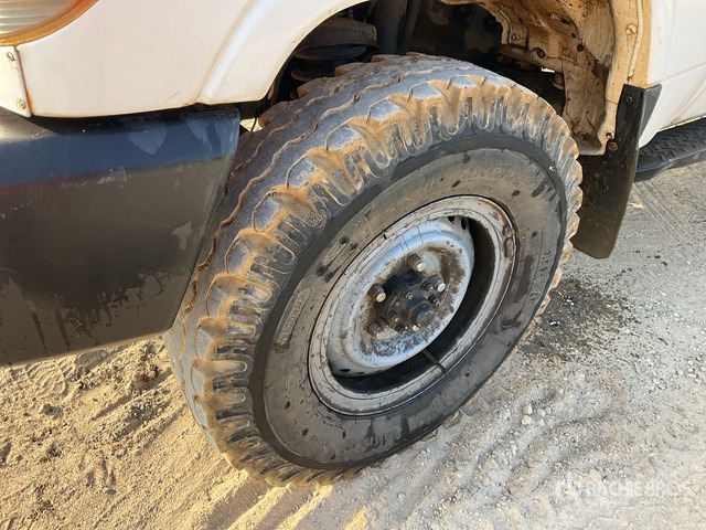 2018 Toyota Land Cruiser 78R 4x4 SUV - SUV: afbeelding 5 2018 Toyota Land Cruiser 78R 4x4 SUV - SUV: afbeelding 5