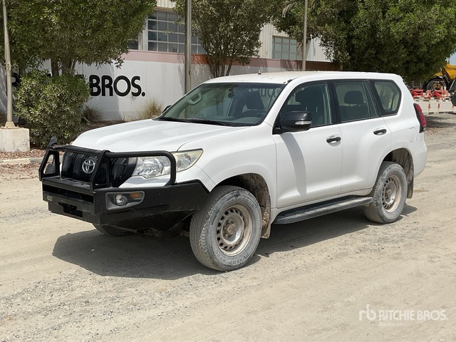 2018 Toyota Prado TX 150L 4x4 SUV - SUV: afbeelding 1 2018 Toyota Prado TX 150L 4x4 SUV - SUV: afbeelding 1