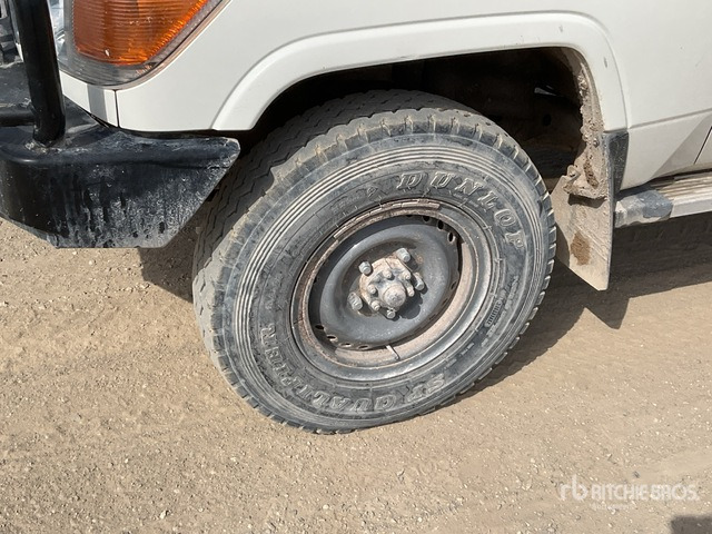2019 Toyota Land Cruiser 76L 4x4 SUV - SUV: afbeelding 5 2019 Toyota Land Cruiser 76L 4x4 SUV - SUV: afbeelding 5