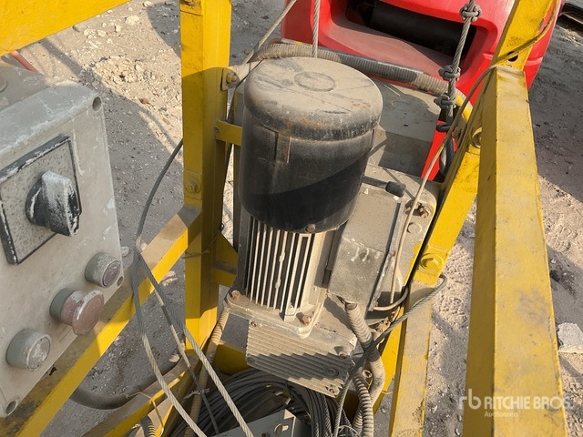 2002 Platform 300 Electric Work Platform - Aanbouwdeel voor Bouwmachine: afbeelding 5 2002 Platform 300 Electric Work Platform - Aanbouwdeel voor Bouwmachine: afbeelding 5