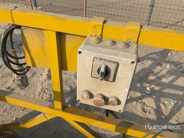 2002 Platform 300 Electric Work Platform - Aanbouwdeel voor Bouwmachine: afbeelding 4 2002 Platform 300 Electric Work Platform - Aanbouwdeel voor Bouwmachine: afbeelding 4