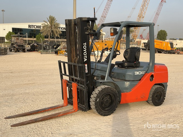 Toyota 72-8FDJ30 - Diesel heftruck: afbeelding 2 Toyota 72-8FDJ30 - Diesel heftruck: afbeelding 2