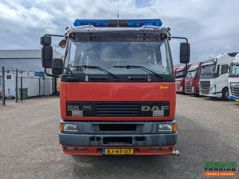DAF 55.230 4x2 Euro2 Ziegler TS7 LD2800 HD265 T1500Liters - 7 persoons - Brandweerwagen: afbeelding 5 DAF 55.230 4x2 Euro2 Ziegler TS7 LD2800 HD265 T1500Liters - 7 persoons - Brandweerwagen: afbeelding 5
