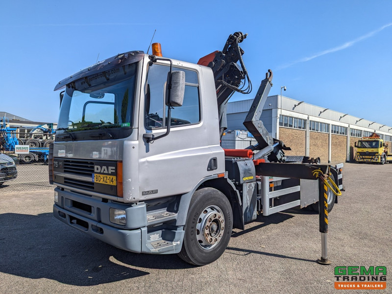 DAF 75.240 4x2 Dagcab Euro1 - Haakarm 14T + Palfinger PK11000 - Afstandsbediening - Haakarmsysteem vrachtwagen, Kraanwagen: afbeelding 1 DAF 75.240 4x2 Dagcab Euro1 - Haakarm 14T + Palfinger PK11000 - Afstandsbediening - Haakarmsysteem vrachtwagen, Kraanwagen: afbeelding 1