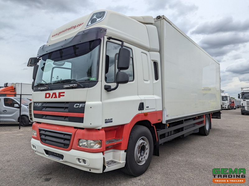 DAF CF85.410 4x2 Spacecab Euro5 - Geïsoleerde bak 7.6m - Laadklep 1500kg - Reservewiel - Bakwagen: afbeelding 1 DAF CF85.410 4x2 Spacecab Euro5 - Geïsoleerde bak 7.6m - Laadklep 1500kg - Reservewiel - Bakwagen: afbeelding 1