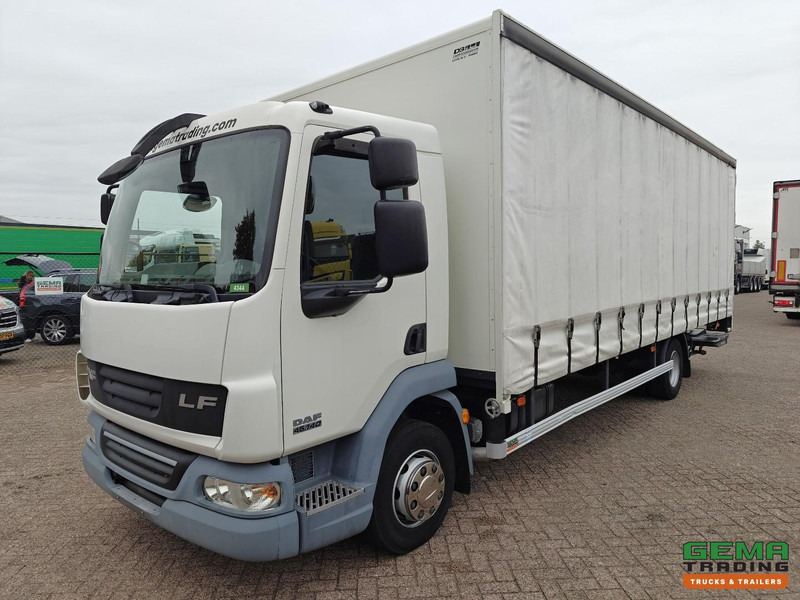 DAF FA LF45.140 4x2 Dagcab Euro4 - 12T - Schuifzeilen/Geslotenbak 6.9m + Laadklep 1500kg - 66.000km Origineel! - Handgeschakeld - Schuifzeilen vrachtwagen: afbeelding 1 DAF FA LF45.140 4x2 Dagcab Euro4 - 12T - Schuifzeilen/Geslotenbak 6.9m + Laadklep 1500kg - 66.000km Origineel! - Handgeschakeld - Schuifzeilen vrachtwagen: afbeelding 1