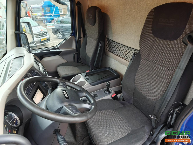 Autovrachtwagen vrachtwagen DAF LF 180 FA 4x2 Dagcab Euro6C - Oprijwagen/Machine transporter 5.3m + Lier 5900kg - Trekhaak - 09/2026 APK - NieuweOPbouw!: afbeelding 6
