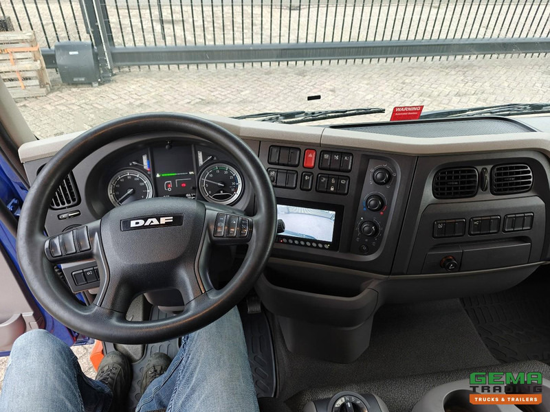 Autovrachtwagen vrachtwagen DAF LF 180 FA 4x2 Dagcab Euro6C - Oprijwagen/Machine transporter 5.3m + Lier 5900kg - Trekhaak - 09/2026 APK - NieuweOPbouw!: afbeelding 17