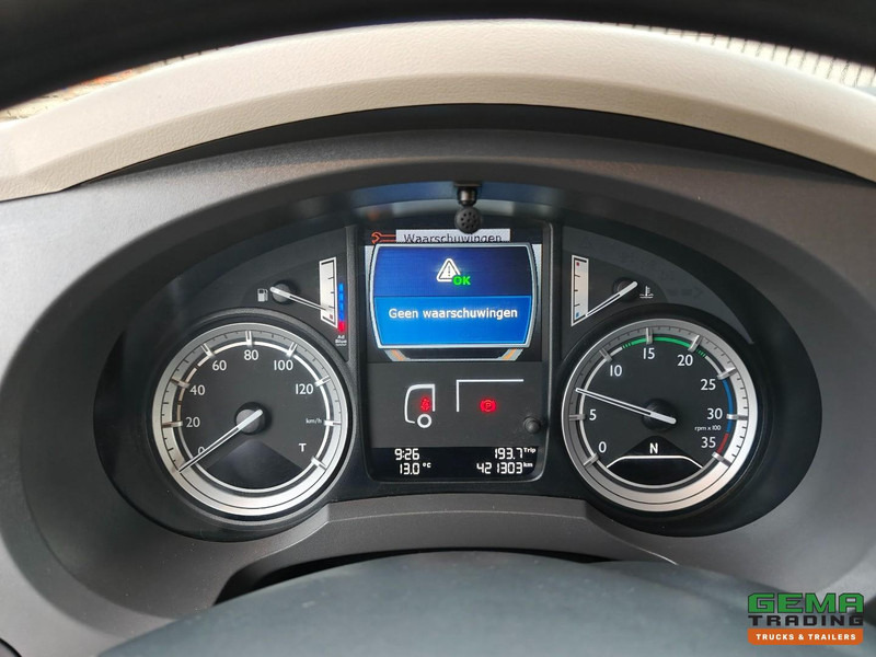 Autovrachtwagen vrachtwagen DAF LF 180 FA 4x2 Dagcab Euro6C - Oprijwagen/Machine transporter 5.3m + Lier 5900kg - Trekhaak - 09/2026 APK - NieuweOPbouw!: afbeelding 18