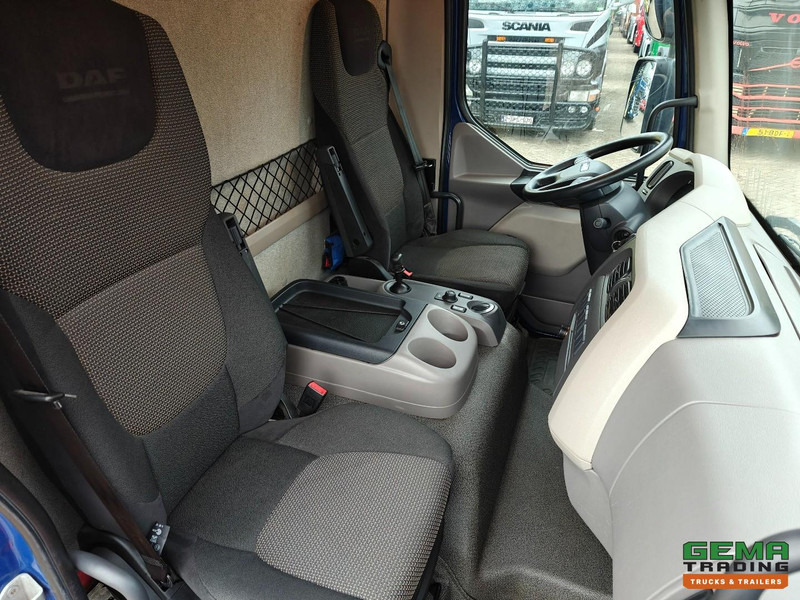 Autovrachtwagen vrachtwagen DAF LF 180 FA 4x2 Dagcab Euro6C - Oprijwagen/Machine transporter 5.3m + Lier 5900kg - Trekhaak - 09/2026 APK - NieuweOPbouw!: afbeelding 19