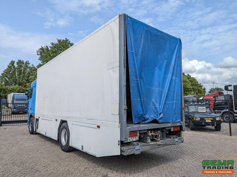 DAF XF95.430 4x2 Spacecab Euro2 - Retarder - Geslotenbak 7.7m - Handgeschakeld - Vangmuil - Bakwagen: afbeelding 4 DAF XF95.430 4x2 Spacecab Euro2 - Retarder - Geslotenbak 7.7m - Handgeschakeld - Vangmuil - Bakwagen: afbeelding 4