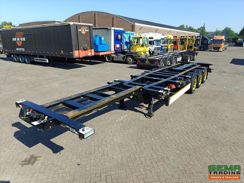 Kögel PORT 40 SIMPLEX 20 3-Assen SAF - Schijfremmen - 20/30/40FT Aansluiting - Achterschuiver - Containertransporter/ Wissellaadbak oplegger: afbeelding 1 Kögel PORT 40 SIMPLEX 20 3-Assen SAF - Schijfremmen - 20/30/40FT Aansluiting - Achterschuiver - Containertransporter/ Wissellaadbak oplegger: afbeelding 1