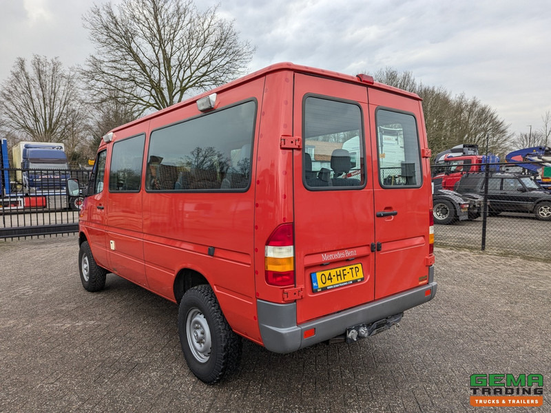 Mercedes-Benz 316 CDI 4x4 Euro3 - 59.000km - 9 Persoons - Lier - 3 Sperren! Hoge en Lage Gearing - Minibus, Personenvervoer: afbeelding 4 Mercedes-Benz 316 CDI 4x4 Euro3 - 59.000km - 9 Persoons - Lier - 3 Sperren! Hoge en Lage Gearing - Minibus, Personenvervoer: afbeelding 4