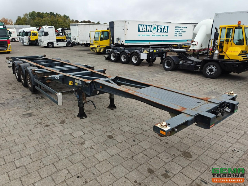 Schmitz Cargobull SCF 24 G 3-Assen MB - LiftAs - Schijfremmen - Vast Chassis - 2x20FT 1x30FT 40FT aansluiting - Containertransporter/ Wissellaadbak oplegger: afbeelding 4 Schmitz Cargobull SCF 24 G 3-Assen MB - LiftAs - Schijfremmen - Vast Chassis - 2x20FT 1x30FT 40FT aansluiting - Containertransporter/ Wissellaadbak oplegger: afbeelding 4