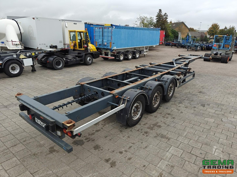 Schmitz Cargobull SCF 24 G 3-Assen MB - LiftAs - Schijfremmen - Vast Chassis - 2x20FT 1x30FT 40FT aansluiting - Containertransporter/ Wissellaadbak oplegger: afbeelding 1 Schmitz Cargobull SCF 24 G 3-Assen MB - LiftAs - Schijfremmen - Vast Chassis - 2x20FT 1x30FT 40FT aansluiting - Containertransporter/ Wissellaadbak oplegger: afbeelding 1