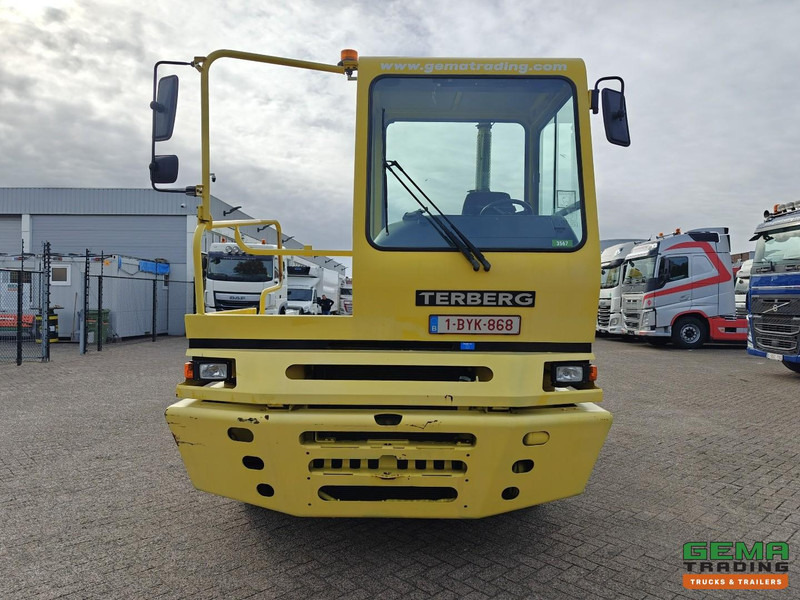 Terberg YT182 Allison - Schotel 30T - Belgisch Landbouw Kenteken - 10531 uur! - Cummins - Terminal trekker: afbeelding 5 Terberg YT182 Allison - Schotel 30T - Belgisch Landbouw Kenteken - 10531 uur! - Cummins - Terminal trekker: afbeelding 5
