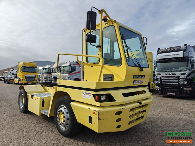 Terberg YT182 Allison - Schotel 30T - Belgisch Landbouw Kenteken - 10531 uur! - Cummins - Terminal trekker: afbeelding 2 Terberg YT182 Allison - Schotel 30T - Belgisch Landbouw Kenteken - 10531 uur! - Cummins - Terminal trekker: afbeelding 2