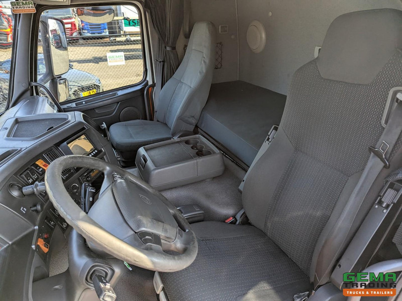 Volvo FM410 6x2/4 Globetrotter Euro5 - ADR - PTO - Hydrauliek - Alcoa's - Camera - Trekker: afbeelding 5 Volvo FM410 6x2/4 Globetrotter Euro5 - ADR - PTO - Hydrauliek - Alcoa's - Camera - Trekker: afbeelding 5