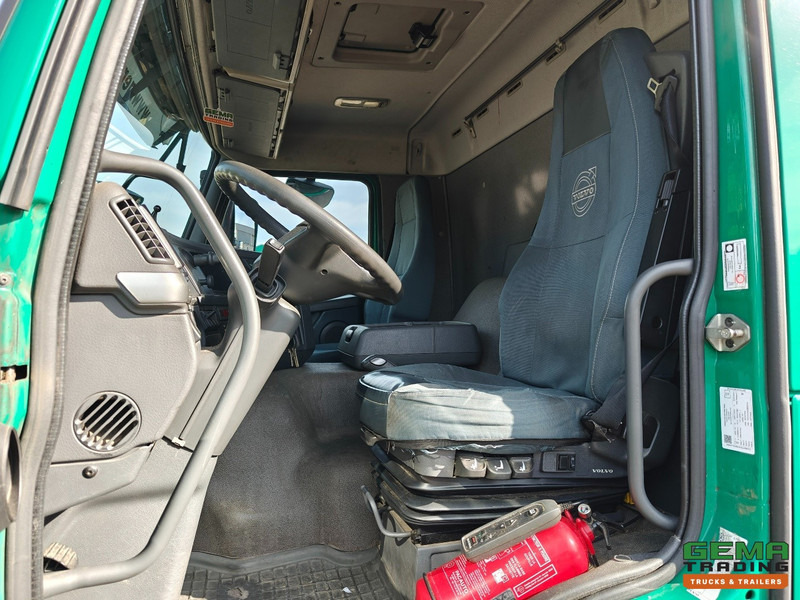 Volvo FM330 4x2 Dagcab Euro5 - KuikenBak 8.4m + Webasto Heater + Dhollandia 2000KG - Veewagen vrachtwagen: afbeelding 5 Volvo FM330 4x2 Dagcab Euro5 - KuikenBak 8.4m + Webasto Heater + Dhollandia 2000KG - Veewagen vrachtwagen: afbeelding 5