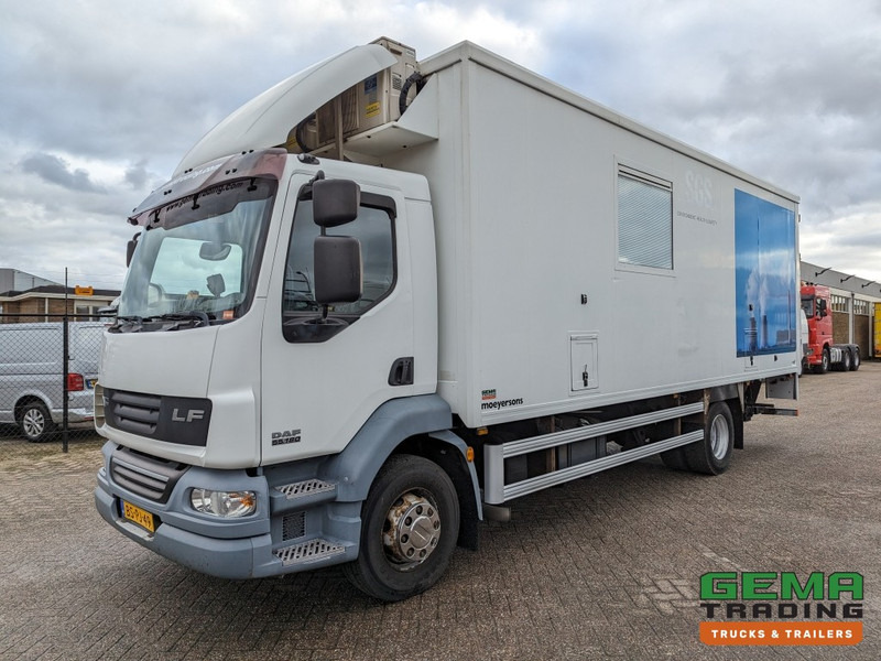 DAF FA LF55.180 4x2 Daycab 15T Euro4 Mobile Office / Camper / Workshop - Manual - Airco - Dhollandia Laadklep 1500KG - 150.000KM (V690) - Vrachtwagen: afbeelding 4 DAF FA LF55.180 4x2 Daycab 15T Euro4 Mobile Office / Camper / Workshop - Manual - Airco - Dhollandia Laadklep 1500KG - 150.000KM (V690) - Vrachtwagen: afbeelding 4