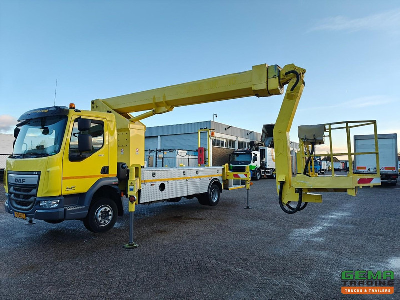 DAF LF 180 FA 4x2 Dagcab Euro6A - T225 Ruthman - Hoogwerker- 101.534km - 04/2026 APK - Vrachtwagen: afbeelding 1 DAF LF 180 FA 4x2 Dagcab Euro6A - T225 Ruthman - Hoogwerker- 101.534km - 04/2026 APK - Vrachtwagen: afbeelding 1