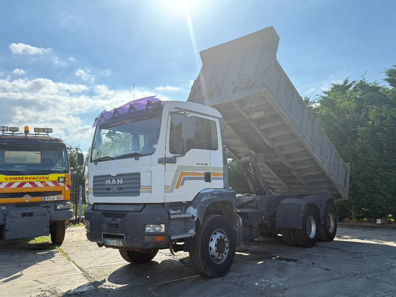 MAN TGA 26.360 6X4 Tipper Spring/Spring ZF Manual gear EURO3 - Kipper vrachtwagen: afbeelding 2 MAN TGA 26.360 6X4 Tipper Spring/Spring ZF Manual gear EURO3 - Kipper vrachtwagen: afbeelding 2