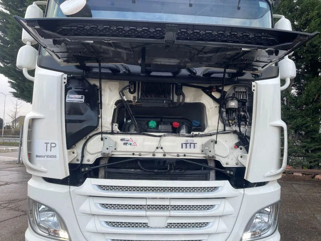 DAF XF 460 4X2 Tractor-unit Spring/Air Retarder DAF XF 106.460 4X2 Tractor-unit Spring/Air Retarder - Trekker: afbeelding 5 DAF XF 460 4X2 Tractor-unit Spring/Air Retarder DAF XF 106.460 4X2 Tractor-unit Spring/Air Retarder - Trekker: afbeelding 5