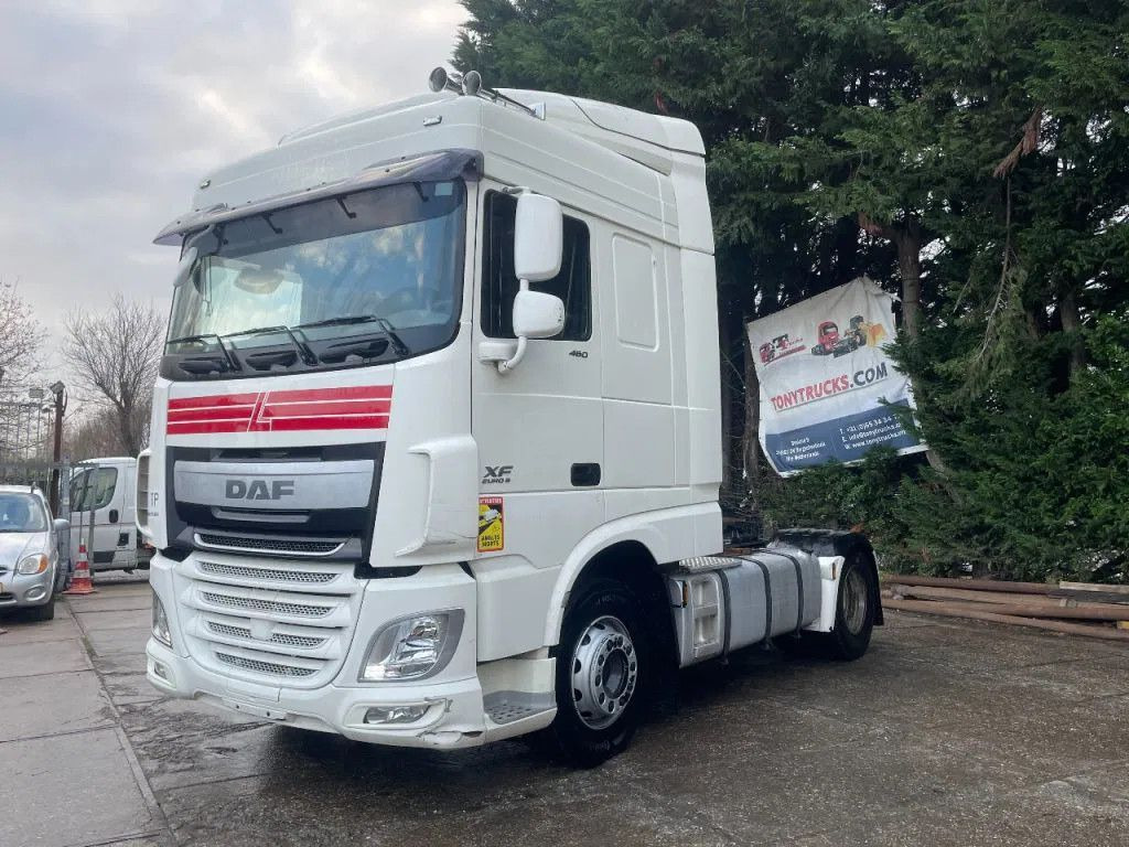 DAF XF 460 4X2 Tractor-unit Spring/Air Retarder DAF XF 106.460 4X2 Tractor-unit Spring/Air Retarder - Trekker: afbeelding 2 DAF XF 460 4X2 Tractor-unit Spring/Air Retarder DAF XF 106.460 4X2 Tractor-unit Spring/Air Retarder - Trekker: afbeelding 2