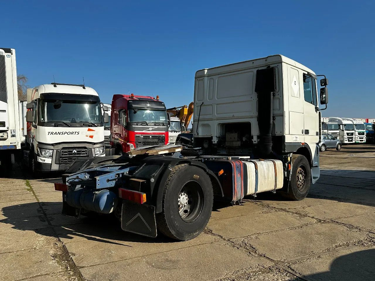 DAF XF 95.380 4X2 Tractor-unit Spring/Air ZF Manual DAF XF 95.380 4X2 Tractor-unit Spring/Air ZF Manual - Trekker: afbeelding 4 DAF XF 95.380 4X2 Tractor-unit Spring/Air ZF Manual DAF XF 95.380 4X2 Tractor-unit Spring/Air ZF Manual - Trekker: afbeelding 4