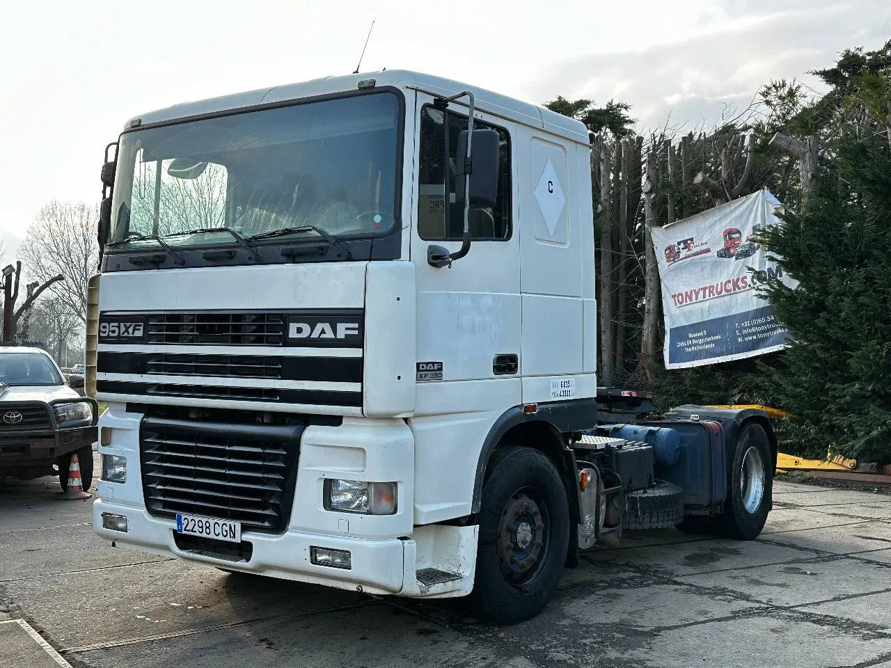 DAF XF 95.380 4X2 Tractor-unit Spring/Air ZF Manual DAF XF 95.380 4X2 Tractor-unit Spring/Air ZF Manual - Trekker: afbeelding 2 DAF XF 95.380 4X2 Tractor-unit Spring/Air ZF Manual DAF XF 95.380 4X2 Tractor-unit Spring/Air ZF Manual - Trekker: afbeelding 2