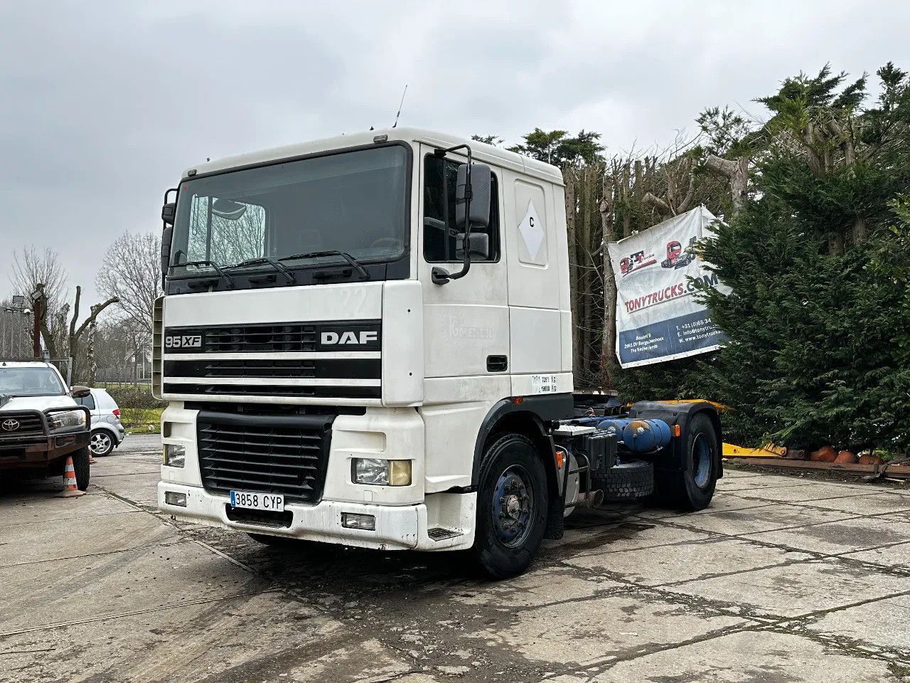 DAF XF 95.380 4X2 Tractor-unit Spring/Air ZF Manual DAF XF 95.380 4X2 Tractor-unit Spring/Air ZF Manual - Trekker: afbeelding 2 DAF XF 95.380 4X2 Tractor-unit Spring/Air ZF Manual DAF XF 95.380 4X2 Tractor-unit Spring/Air ZF Manual - Trekker: afbeelding 2