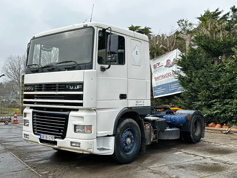 DAF XF 95.380 4X2 Tractor-unit Spring/Air ZF Manual Euro2 PTO - Trekker: afbeelding 2 DAF XF 95.380 4X2 Tractor-unit Spring/Air ZF Manual Euro2 PTO - Trekker: afbeelding 2
