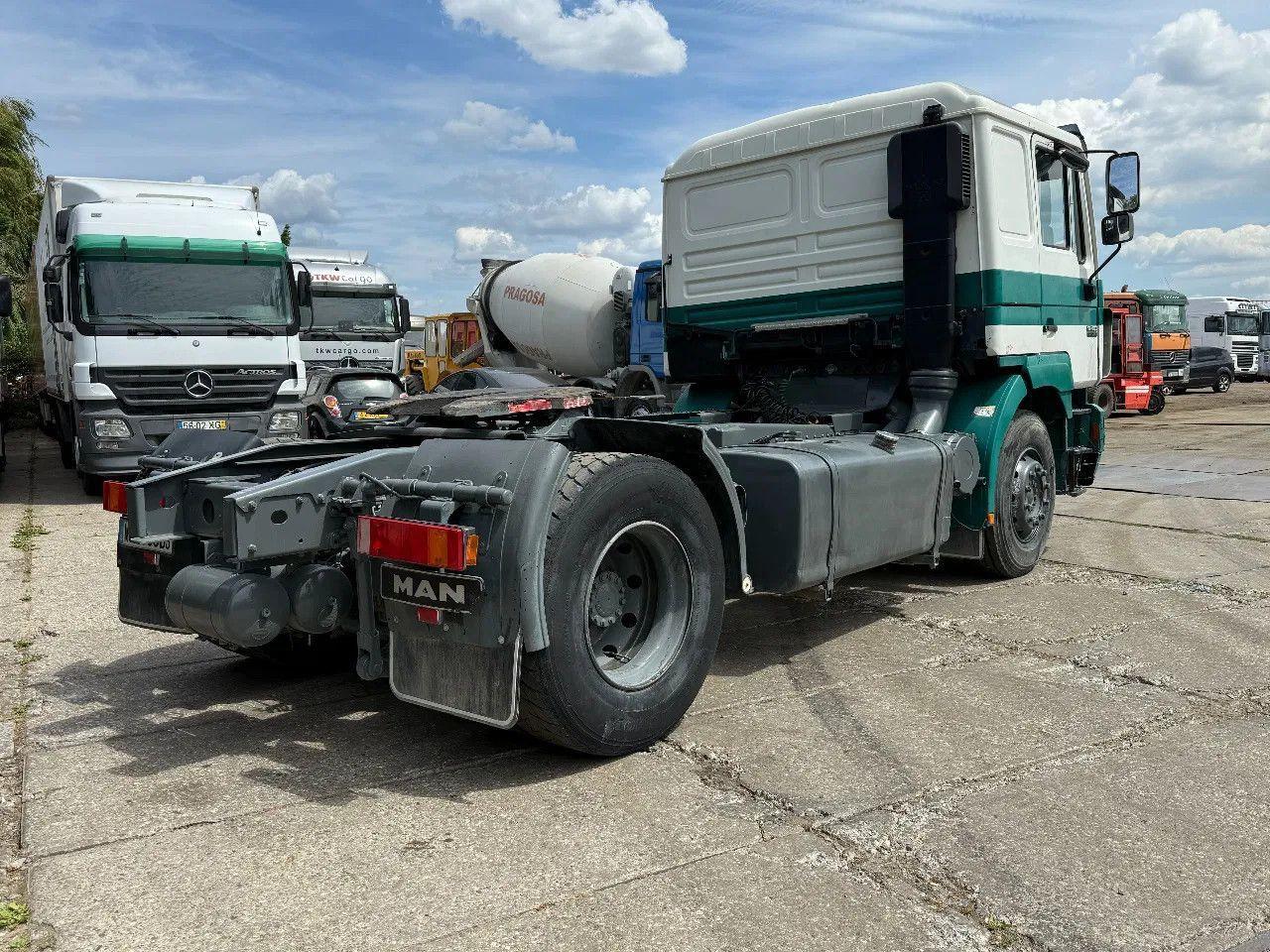 MAN 19.403 4X2 Tractor-unit Spring/Air ZF Manual Gea - Trekker: afbeelding 4 MAN 19.403 4X2 Tractor-unit Spring/Air ZF Manual Gea - Trekker: afbeelding 4