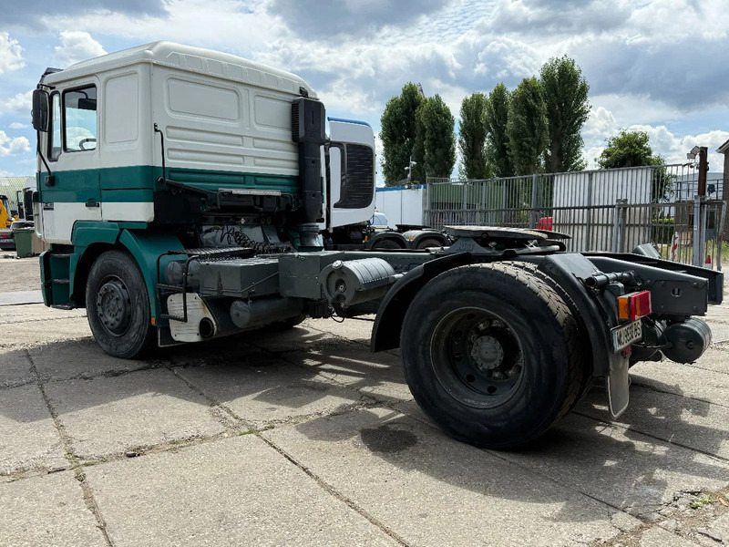 MAN 19.403 4X2 Tractor-unit Spring/Air ZF Manual Gear Low cabine - Trekker: afbeelding 3 MAN 19.403 4X2 Tractor-unit Spring/Air ZF Manual Gear Low cabine - Trekker: afbeelding 3