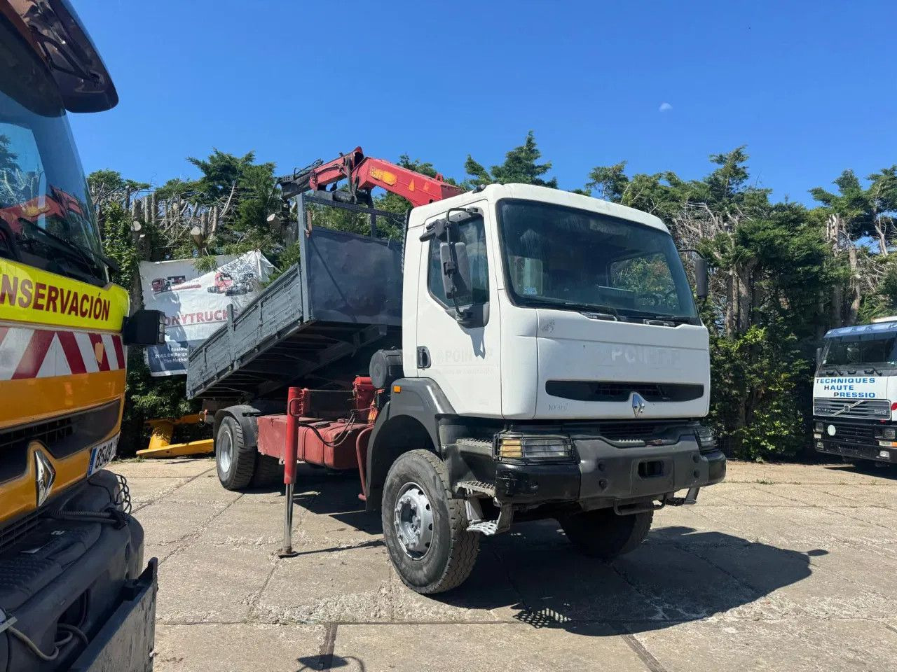 Renault Kerax 340 4X2 Tipper+Crane Spring/Spring Euro2 M - Trekker: afbeelding 1 Renault Kerax 340 4X2 Tipper+Crane Spring/Spring Euro2 M - Trekker: afbeelding 1
