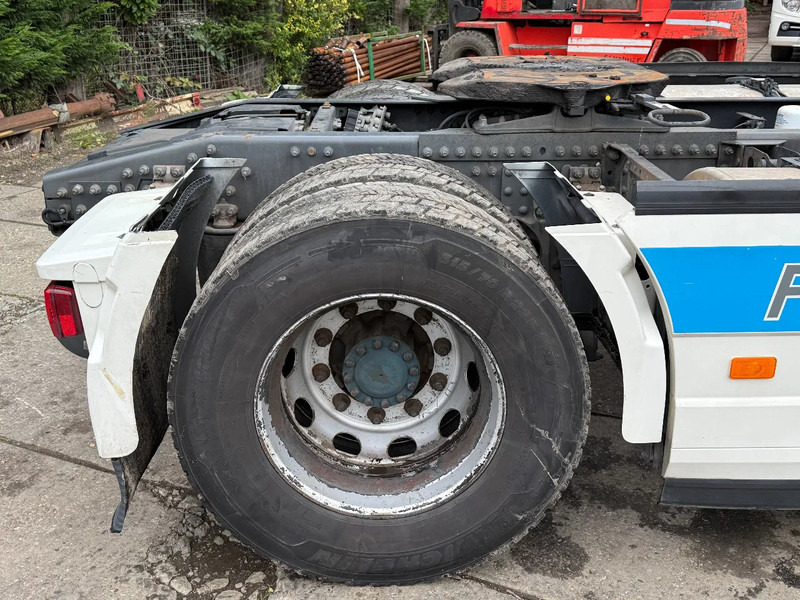 Volvo FH 13.460 4X2 Tractor-unit Spring/Air Retarder Full spoiler Euro6 - Trekker: afbeelding 5 Volvo FH 13.460 4X2 Tractor-unit Spring/Air Retarder Full spoiler Euro6 - Trekker: afbeelding 5