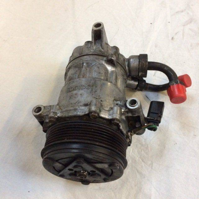 A/C Compressor with electro-magnetic coupling - Airco compressor voor Intern transport: afbeelding 1 A/C Compressor with electro-magnetic coupling - Airco compressor voor Intern transport: afbeelding 1