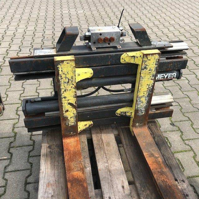 Meyer Fork positioner with side shift - Aanbouwdeel: afbeelding 1 Meyer Fork positioner with side shift - Aanbouwdeel: afbeelding 1