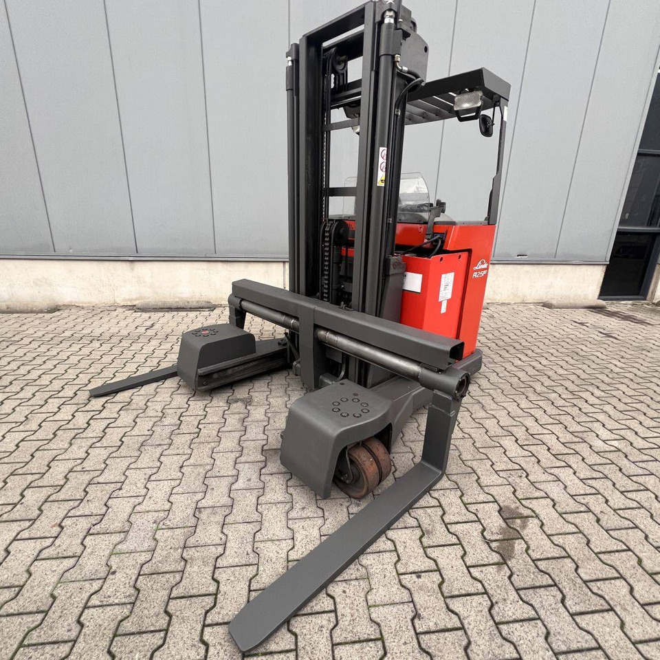 Atlet UFS250DTFVRG450 - 4-weg zijlader: afbeelding 4 Atlet UFS250DTFVRG450 - 4-weg zijlader: afbeelding 4