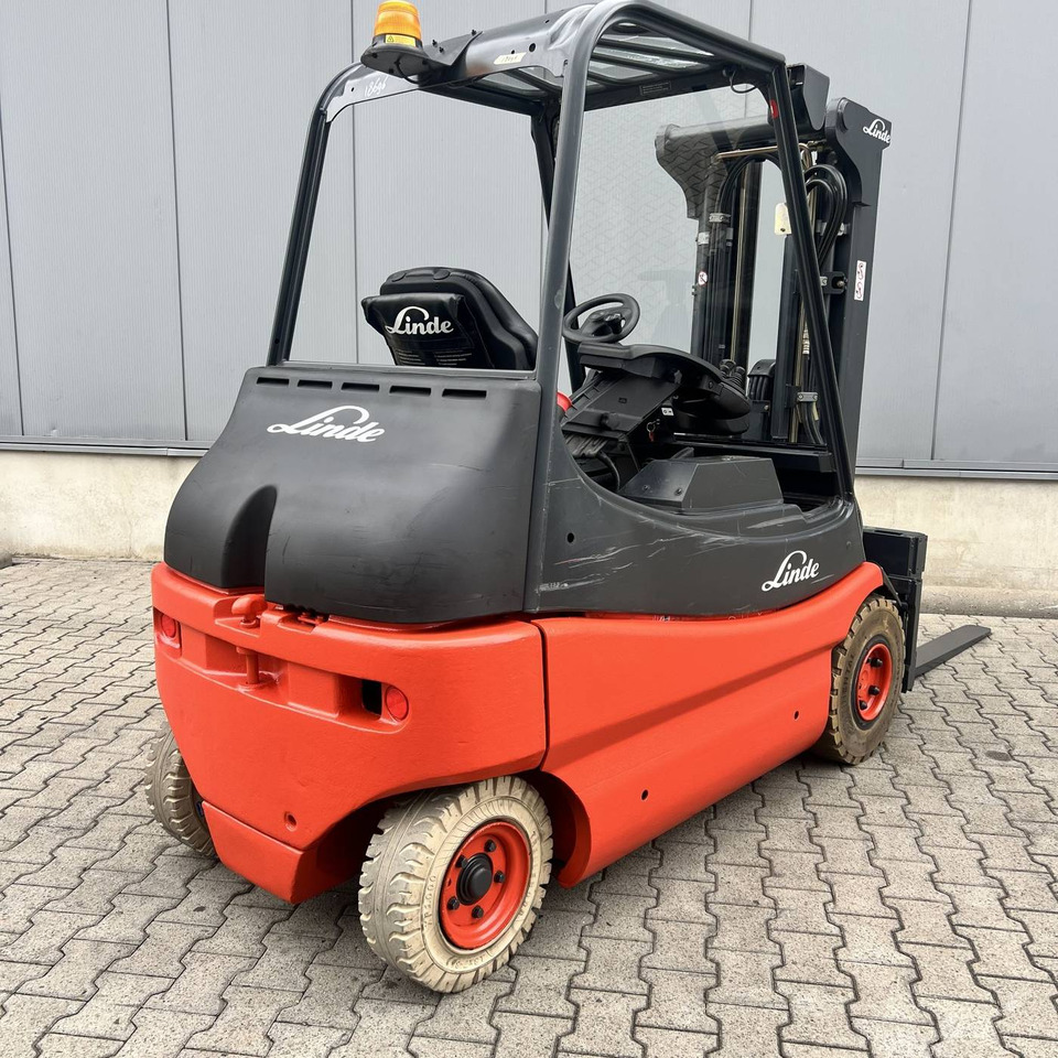 Linde E25 (336-02) - Elektrische heftruck: afbeelding 2 Linde E25 (336-02) - Elektrische heftruck: afbeelding 2