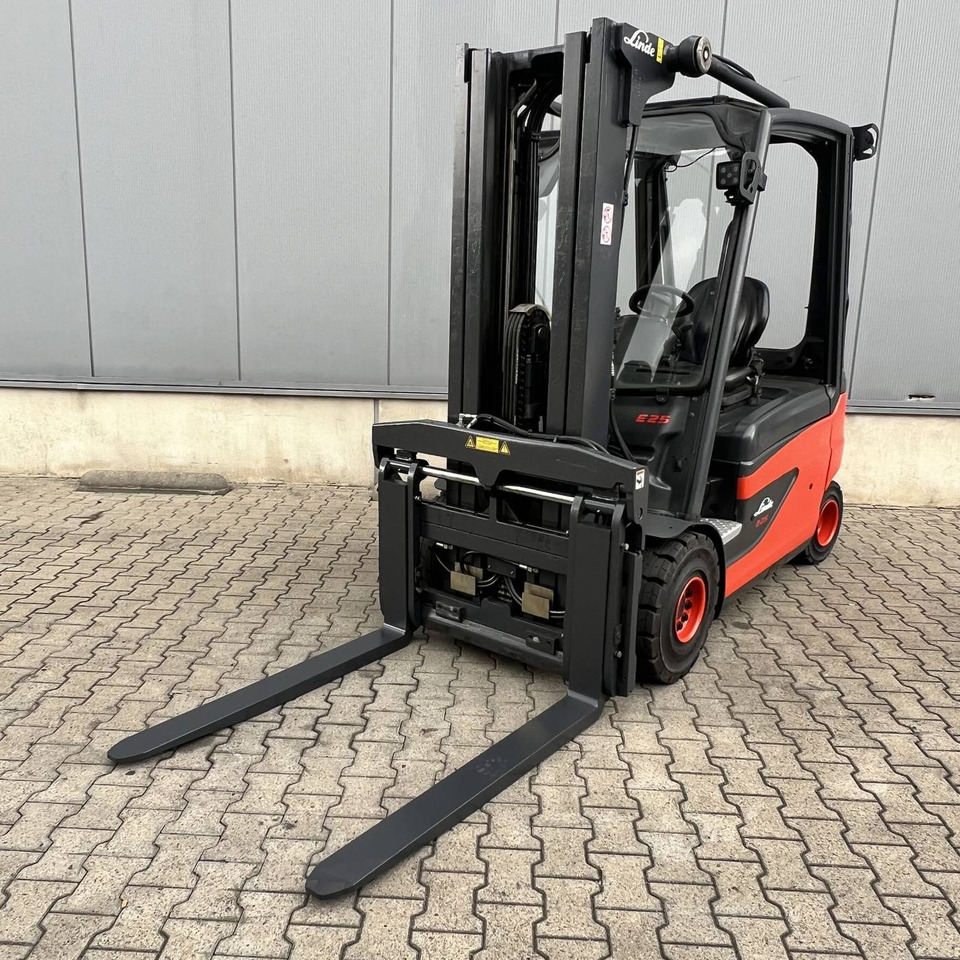 Linde E25L (387) - Elektrische heftruck: afbeelding 1 Linde E25L (387) - Elektrische heftruck: afbeelding 1