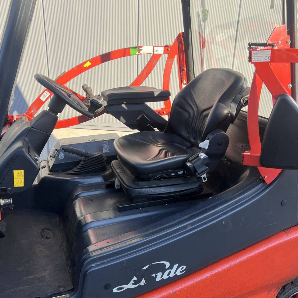 Linde E25S (336-03) - Elektrische heftruck: afbeelding 4 Linde E25S (336-03) - Elektrische heftruck: afbeelding 4