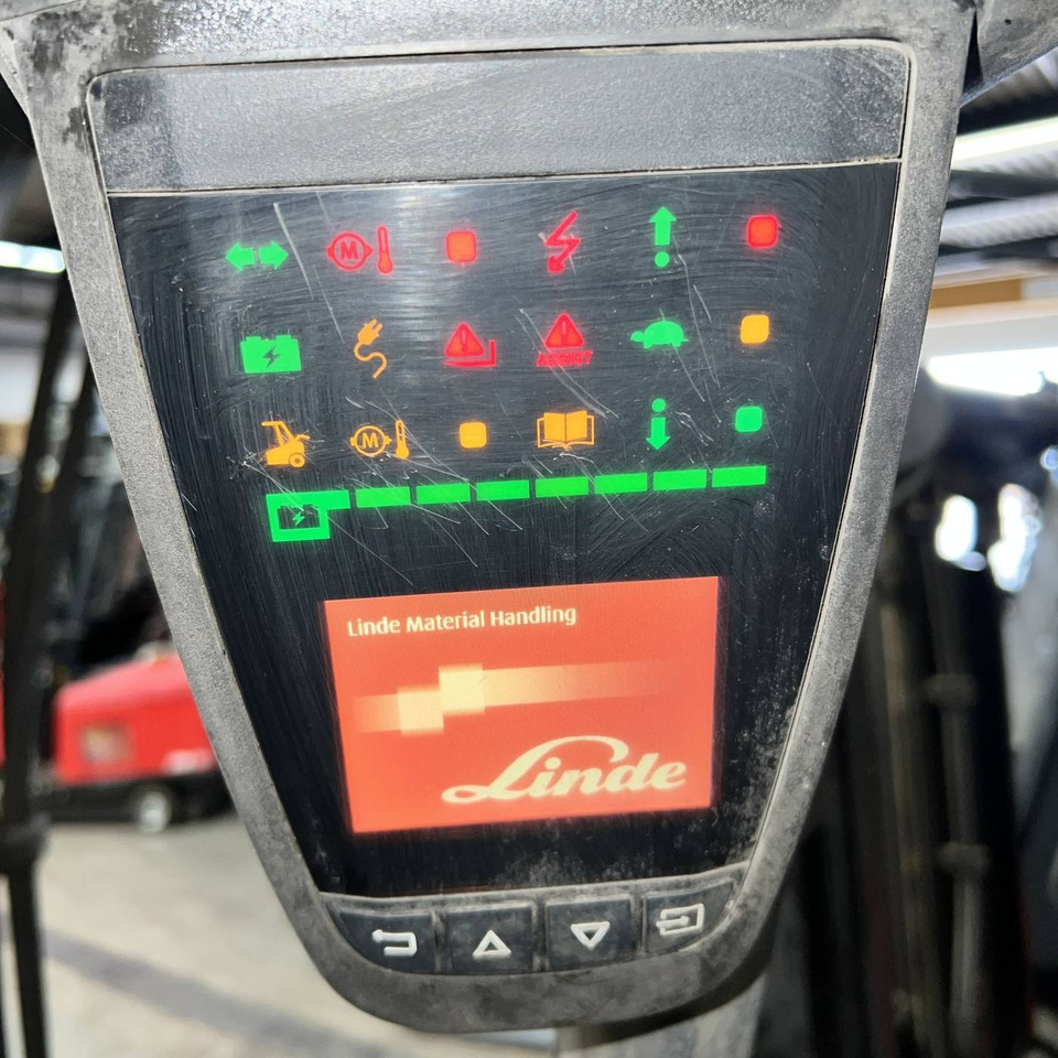 Linde E30/600H (387) - Elektrische heftruck: afbeelding 4 Linde E30/600H (387) - Elektrische heftruck: afbeelding 4