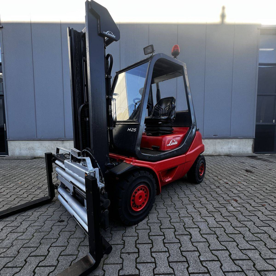 Linde H25D (351-03) - Diesel heftruck: afbeelding 1 Linde H25D (351-03) - Diesel heftruck: afbeelding 1